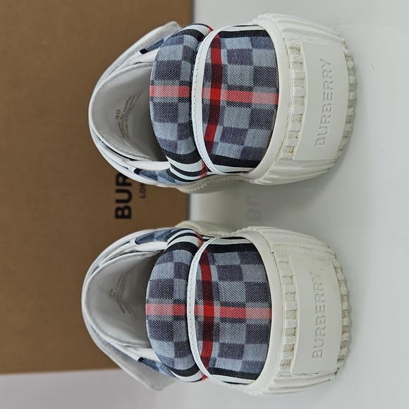 Burberry's Unisex Checkerboard Velcro Strap Trainers Sneakers Size 30 - Picture 5 of 12
